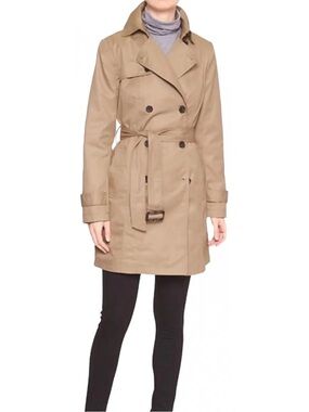Banana republic Tan Trench Coat with Belt - never worn